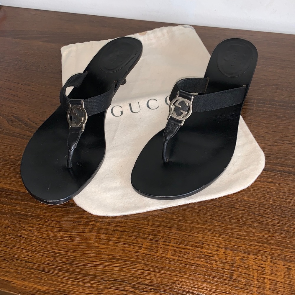 GUCCI THONG KITTEN HEEP SANDALS 11 B